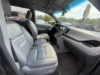 Toyota Sienna 2016