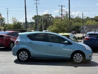 Toyota Prius c 2014