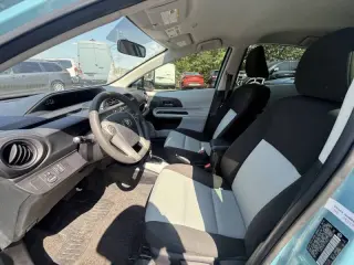 Toyota Prius c 2014