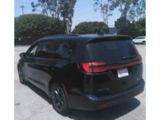 Chrysler Pacifica Plug-In Hybrid 2024 Road Tripper 4dr Mini-Van