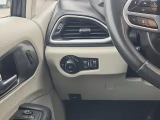 Chrysler Pacifica 2023 Touring L 4dr Mini-Van