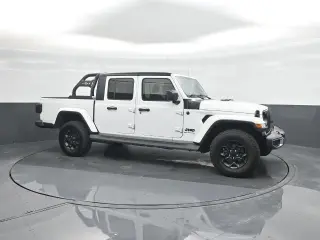 Jeep Gladiator 2023 4x4 Sport 4dr Crew Cab 5.0 ft. SB