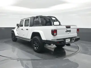 Jeep Gladiator 2023 4x4 Sport 4dr Crew Cab 5.0 ft. SB