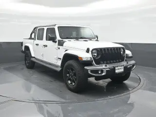 Jeep Gladiator 2023 4x4 Sport 4dr Crew Cab 5.0 ft. SB