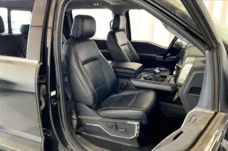 Ford F-150 2023 4x4 Platinum 4dr SuperCrew 6.5 ft. SB