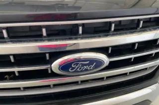 Ford F-150 2023 4x4 Platinum 4dr SuperCrew 6.5 ft. SB