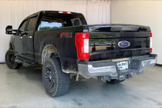 Ford F-250 Super Duty 2017 4x4 King Ranch 4dr Crew Cab 6.8 ft. SB Pickup