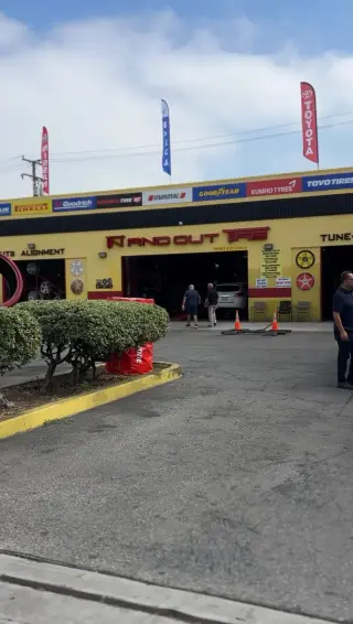 ¿VAS A COMPRAR LLANTAS? ¡PRIMERO COMPARA CON NOSOTROS!