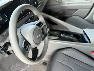 Hyundai ELANTRA 2025 SE 4dr Sedan