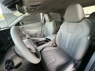 Hyundai ELANTRA 2025 SE 4dr Sedan