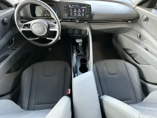 Hyundai ELANTRA 2025 SE 4dr Sedan