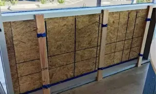 🚨 BROKEN STOREFRONT GLASS? WE’RE READY TO HELP!