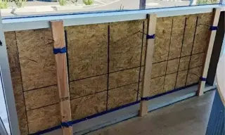 🚨 BROKEN STOREFRONT GLASS? WE’RE READY TO HELP!