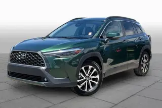 Toyota Corolla Cross 2024 XLE 4dr Crossover