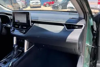 Toyota Corolla Cross 2024 XLE 4dr Crossover