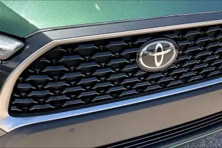 Toyota Corolla Cross 2024 XLE 4dr Crossover