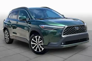 Toyota Corolla Cross 2024 XLE 4dr Crossover