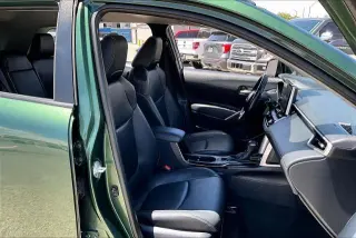 Toyota Corolla Cross 2024 XLE 4dr Crossover