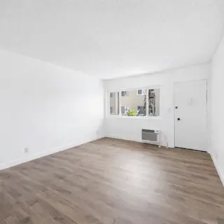 2.5x the rent minimum