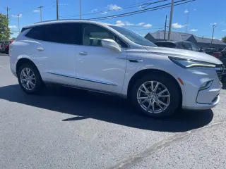 Buick Enclave 2023 4x4 Essence 4dr Crossover