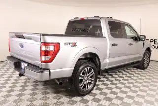 Ford F-150 2023 4x4 XL 4dr SuperCrew 5.5 ft. SB