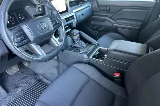 Toyota Tacoma 2024 4x4 SR5 4dr Double Cab 5.0 ft SB