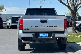 Toyota Tacoma 2024 4x4 SR5 4dr Double Cab 5.0 ft SB