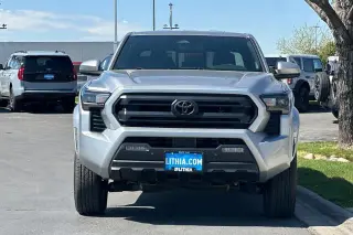 Toyota Tacoma 2024 4x4 SR5 4dr Double Cab 5.0 ft SB