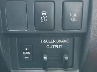 Toyota Tundra 2019 4x4 SR5 4dr CrewMax Cab Pickup SB (5.7L V8)