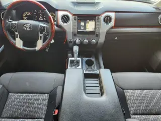 Toyota Tundra 2019 4x4 SR5 4dr CrewMax Cab Pickup SB (5.7L V8)
