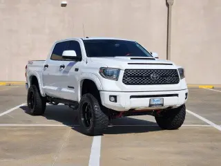 Toyota Tundra 2019 4x4 SR5 4dr CrewMax Cab Pickup SB (5.7L V8)