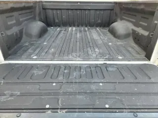 Toyota Tundra 2019 4x4 SR5 4dr CrewMax Cab Pickup SB (5.7L V8)