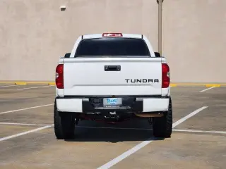 Toyota Tundra 2019 4x4 SR5 4dr CrewMax Cab Pickup SB (5.7L V8)