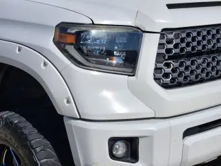Toyota Tundra 2019 4x4 SR5 4dr CrewMax Cab Pickup SB (5.7L V8)