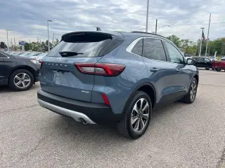 Ford Escape 2023 AWD Platinum 4dr SUV