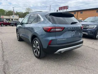 Ford Escape 2023 AWD Platinum 4dr SUV