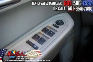 Chevrolet Traverse 2011 LT 4dr SUV w/2LT
