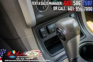 Chevrolet Traverse 2011 LT 4dr SUV w/2LT