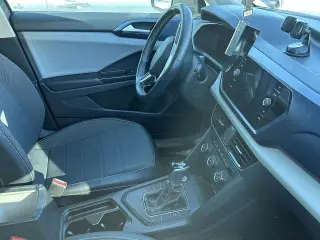 Volkswagen Taos 2022 SE 4dr SUV