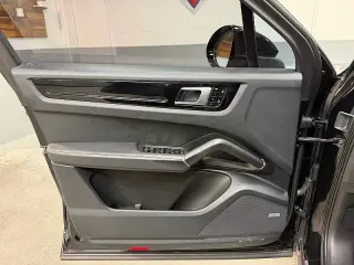 2019 Porsche Cayenne E-Hybrid