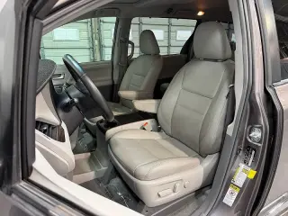 2016 Toyota Sienna XLE