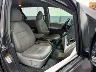 2016 Toyota Sienna XLE