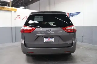 2016 Toyota Sienna XLE