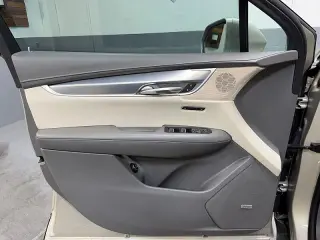 2017 Cadillac XT5 Premium Luxury FWD