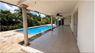 Propiedad de alquiler con 4 dormitorios y 2.5 baños en Miami