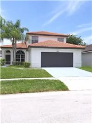 Propiedad de alquiler con 4 dormitorios y 3 baños en Pembroke Pines