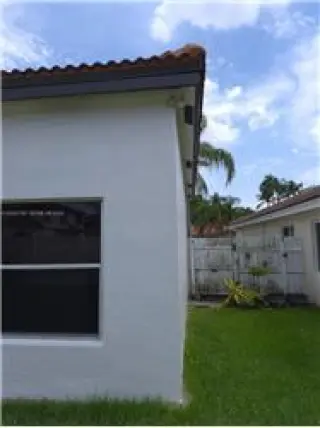 Propiedad de alquiler con 4 dormitorios y 3 baños en Pembroke Pines