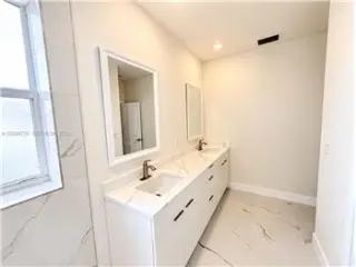 Propiedad de alquiler con 3 dormitorios y 2.5 baños en HOMESTEAD
