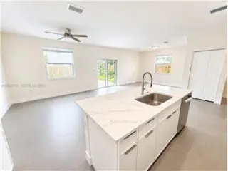Propiedad de alquiler con 3 dormitorios y 2.5 baños en HOMESTEAD