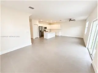 Propiedad de alquiler con 3 dormitorios y 2.5 baños en HOMESTEAD